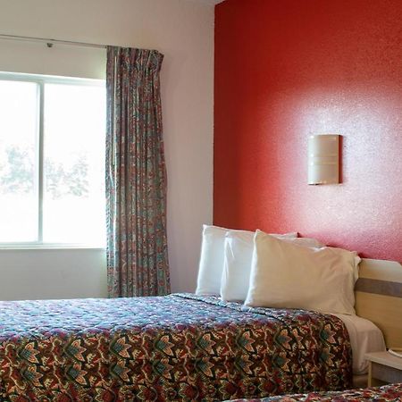 Morgantown Inn & Suites Exteriör bild